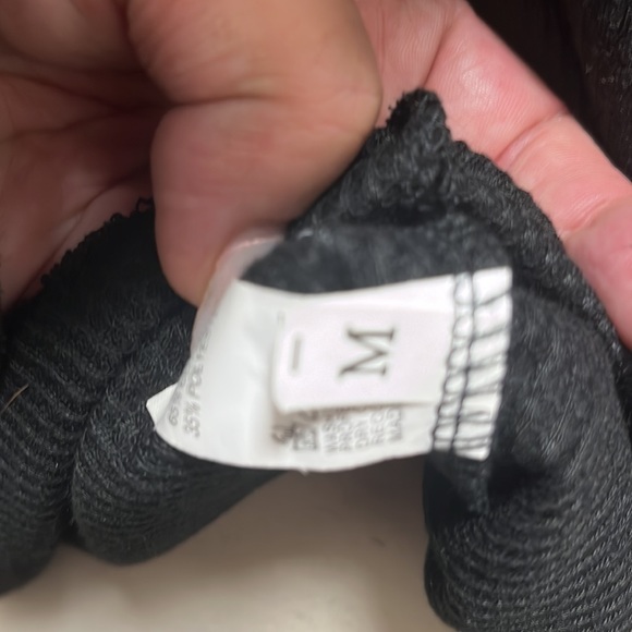 Black laces sleeve top - Picture 5 of 6